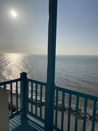 Villa Le Courlis exceptional panoramic view on the bay of sum