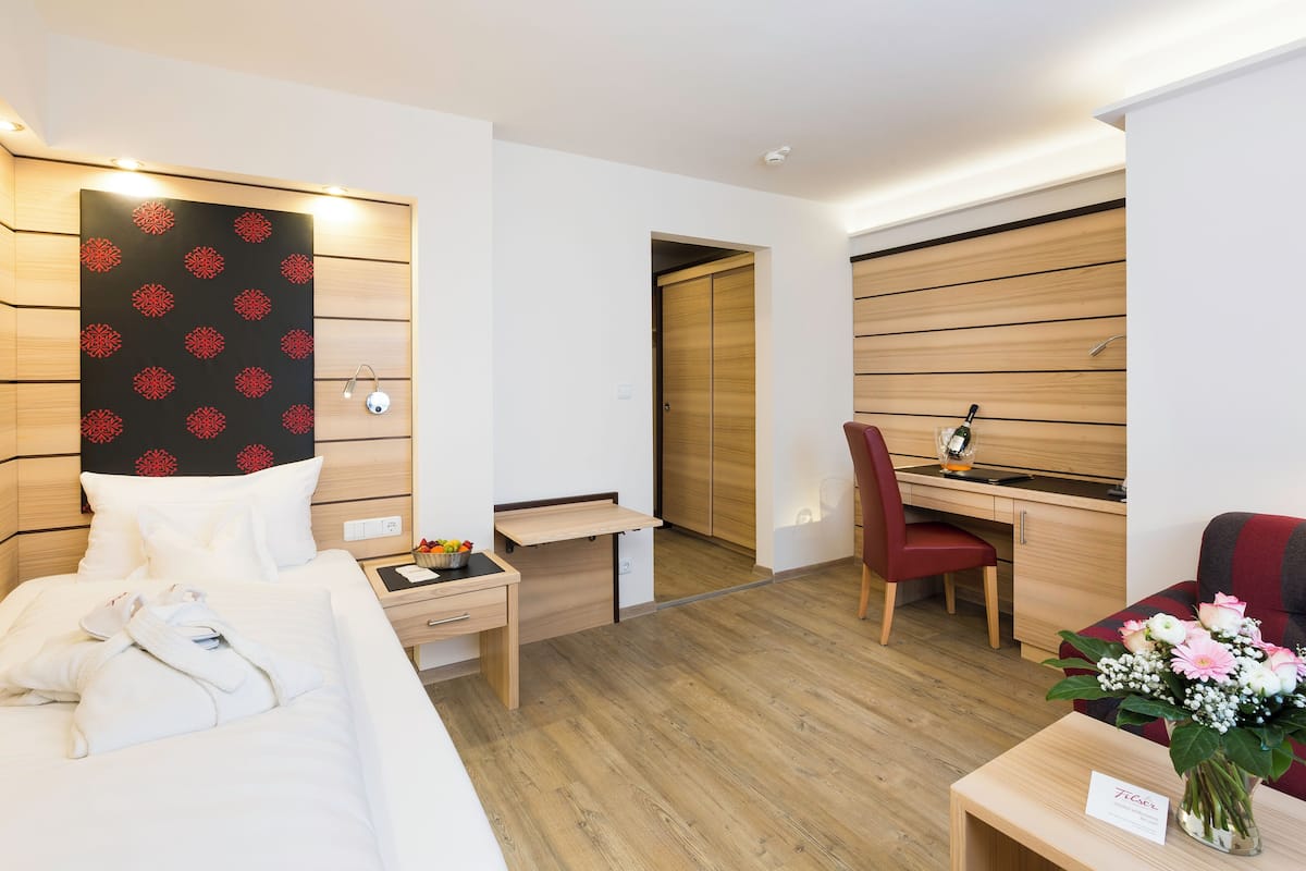 Standard Single Room | Hypo-allergenic bedding, minibar, in-room safe, individually decorated