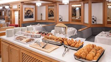 Tägliches inbegriffenes Frühstücksbuffet