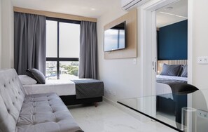 Family Quadruple Room | In-room safe, blackout curtains, free WiFi, bed sheets - SLIM João Bettega (Curitiba)