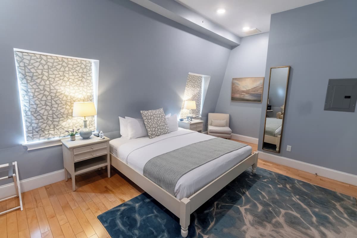Room 10 | Premium bedding, individually decorated, individually furnished