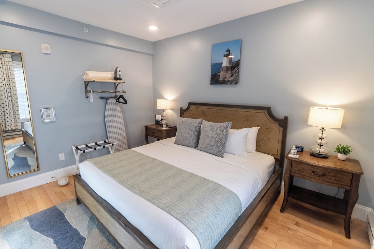 Room 7 | Premium bedding, individually decorated, individually furnished