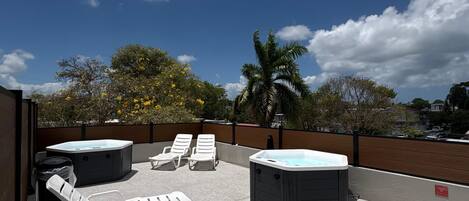 Bañera de hidromasaje exterior