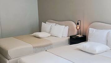 Double Room, 2 Double Beds | Free WiFi, bed sheets