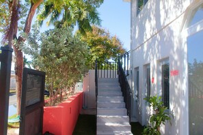 Front of property - Aura House Isla Verde (Carolina)
