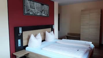 Quarto casal | Frigobar, cofres nos quartos, escrivaninha, cortinas blackout