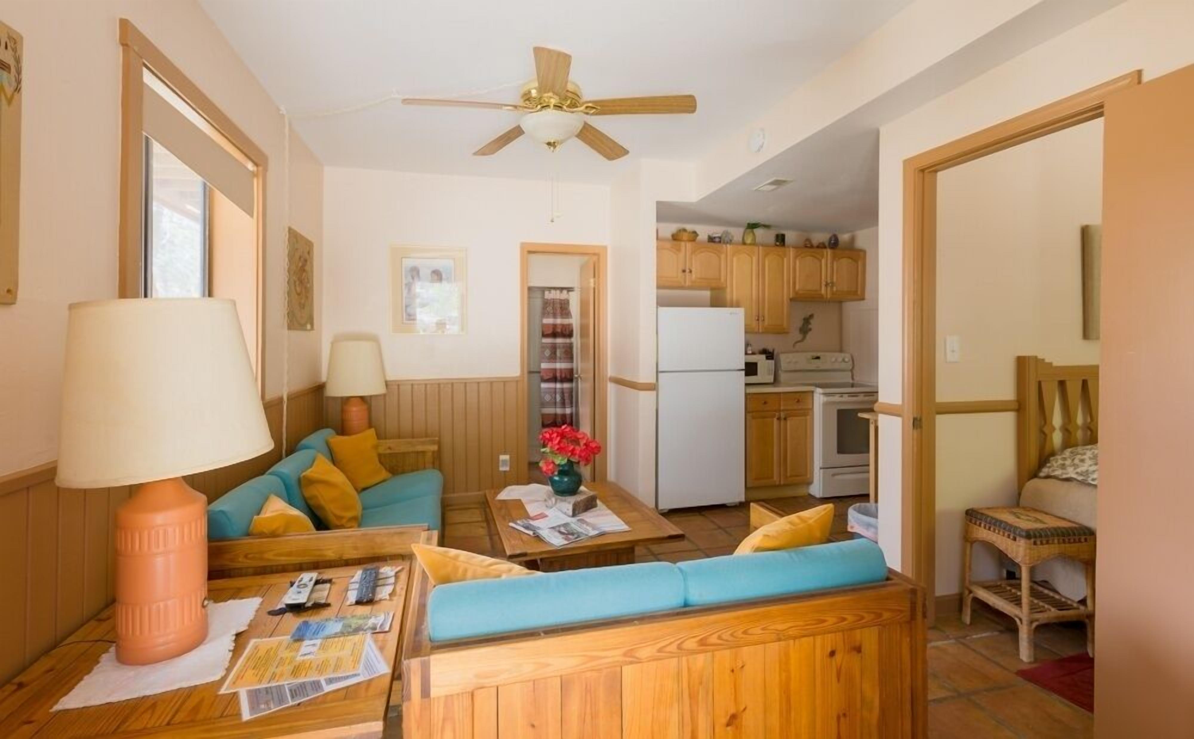 Suite (Casita) | Living area | Flat-screen TV