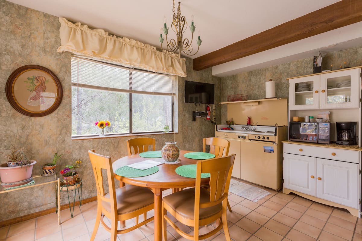 Suite, Garden View | 2 bedrooms, individually decorated, individually furnished
