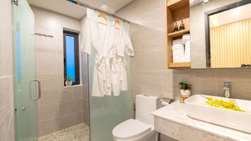 Shower, free toiletries, hair dryer, bathrobes