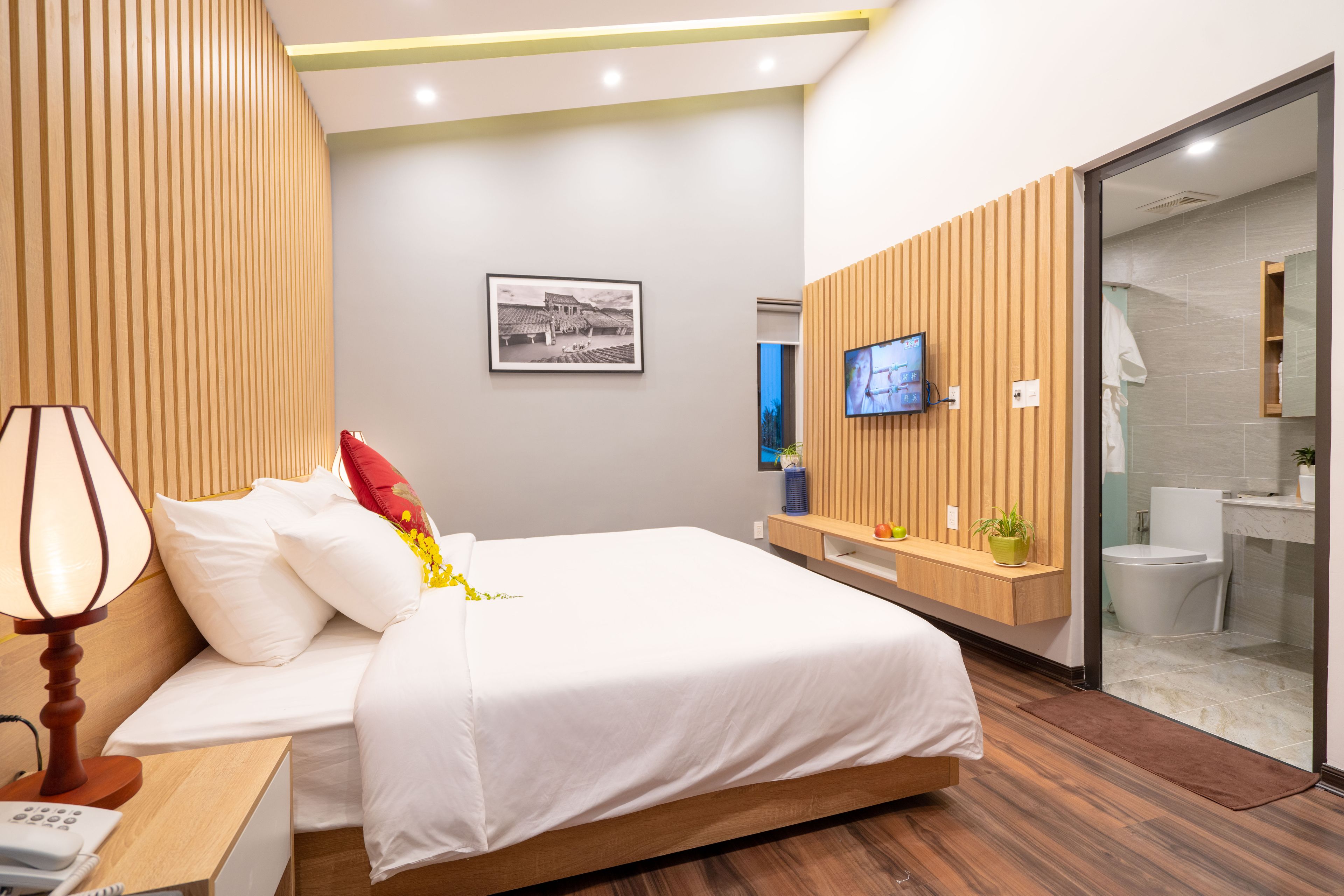 junior double or twin room | 1 bedroom, premium bedding, minibar, in-room safe