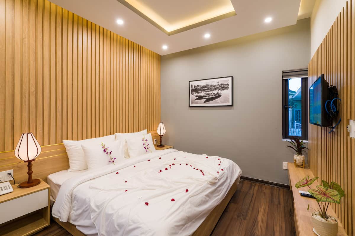 Junior-Doppel- oder -Zweibettzimmer | Hochwertige Bettwaren, Minibar, Zimmersafe, Schreibtisch