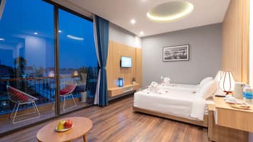 Premium bedding, minibar, in-room safe, desk