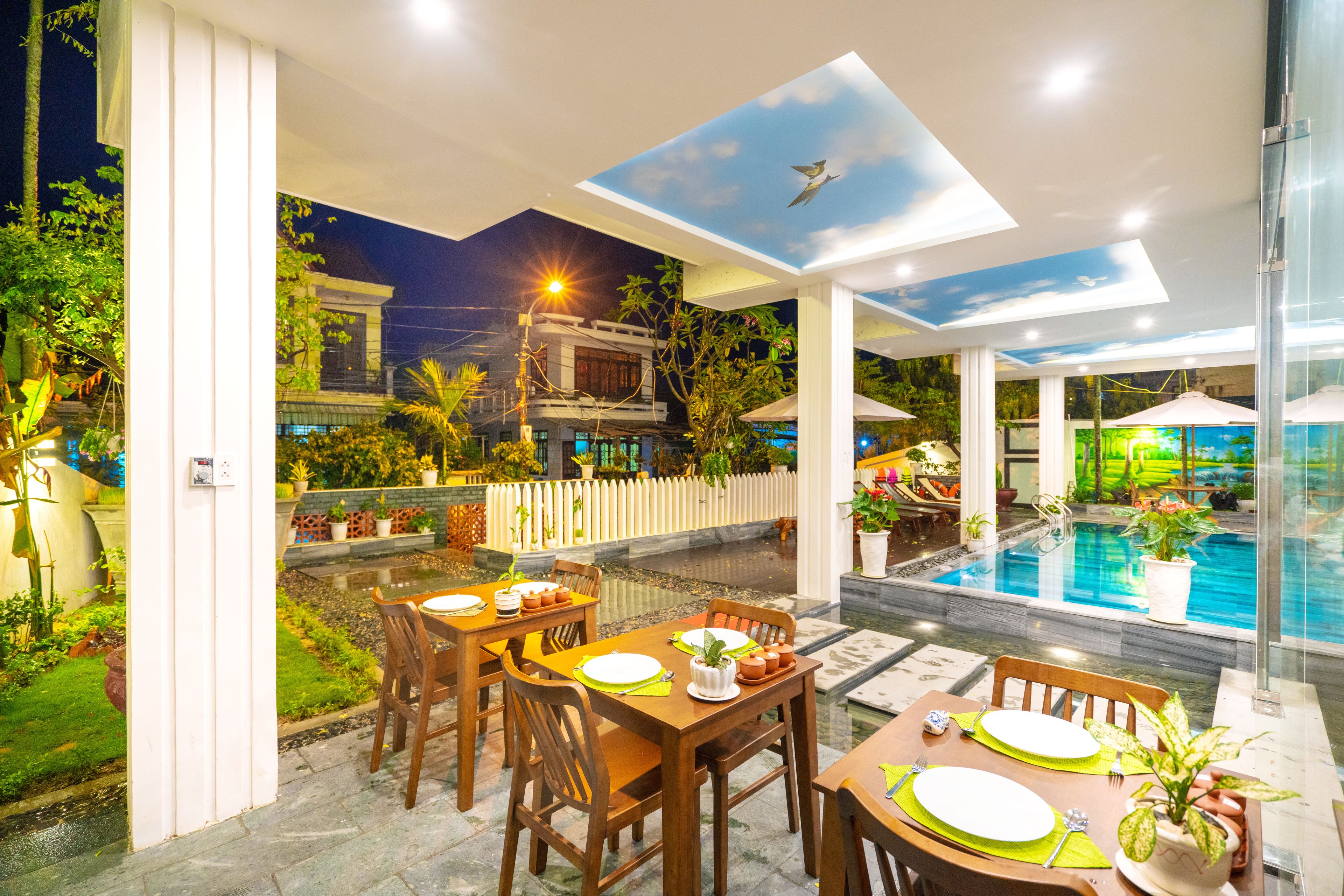 breakfast, lunch, dinner served; local cuisine