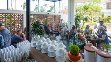 Sudah termasuk sarapan ala Inggris setiap hari