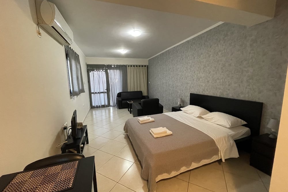 AVR DELUXE SUITES 4 AIRPORT FREE SHUTTLE