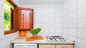 Apartment (2 Bedrooms) | Private kitchenette | Fridge, stovetop, cookware/dishes/utensils - Dominik 1-4 (Mali Losinj)