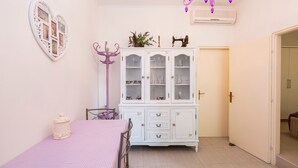 Apartamento (1 Bedroom) | Servicio de comidas en la habitación