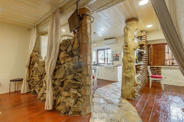 Interior - Downtown Popi (Mali Losinj)