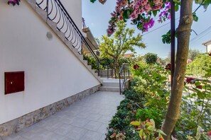 Property grounds - Helena - Apartment Helena 2 (Mali Losinj)