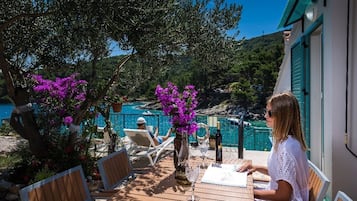 Apartment (2 Bedrooms) | Balkon