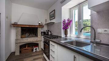 Leilighet (2 Bedrooms) | Eget kjøkken | Kjøleskap, kokeplater, oppvaskmaskin og kaffetrakter/tekoker