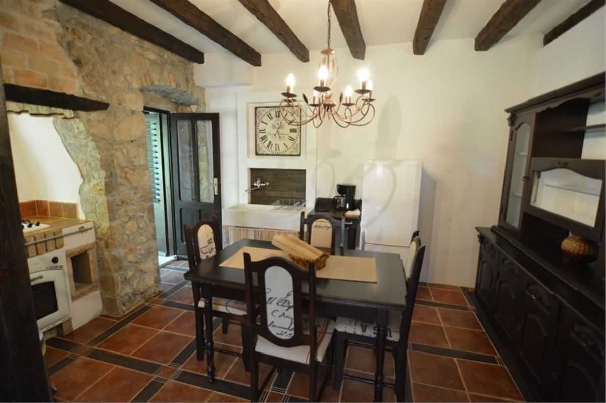 Apartment (2 Bedrooms) | Private kitchen | Fridge, oven, stovetop, cookware/dishes/utensils