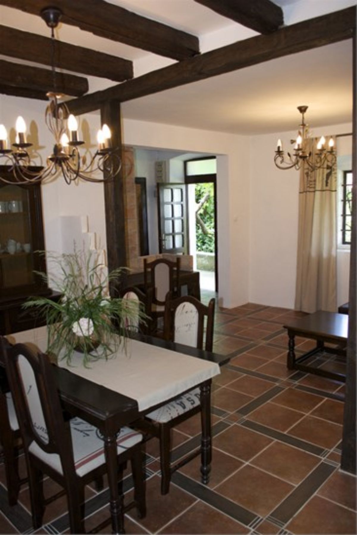 Apartment (2 Bedrooms) | In-room dining