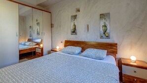 Leilighet (2 Bedrooms) | 2 soverom, strykejern/-brett, wi-fi (inkludert) og sengetøy
