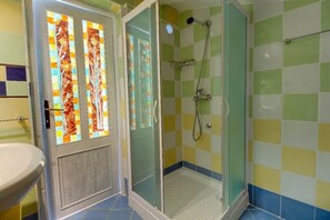 Apartment, 2 Schlafzimmer | Badezimmer | Haartrockner, Handtücher, Seife, Toilettenpapier