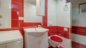 Studio Apartment | Badezimmer