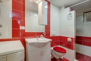 Studio Apartment | Bathroom - Leila - Apartment Leila 1 (Mali Losinj)