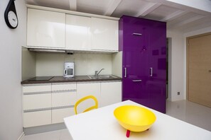 Apartment (2 Bedrooms) | Eget kök | Spishäll, vattenkokare och grytor/köksredskap