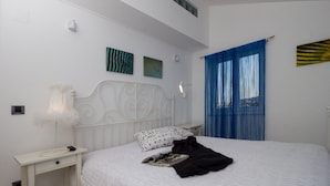 Apartment (2 Bedrooms) | 1 bedroom, bed sheets - House Montevideo - sea View Apartment Olive (Mali Losinj)