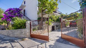 Property entrance - Helena - Apartment Helena 1 (Mali Losinj)