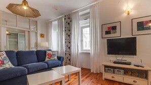 Apartment (2 Bedrooms) | Living room