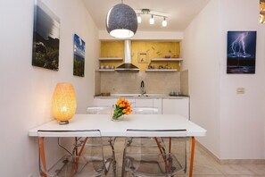 Fridge, stovetop, dishwasher, toaster - Montevideo - J. Wellington Wimpy (Mali Losinj)