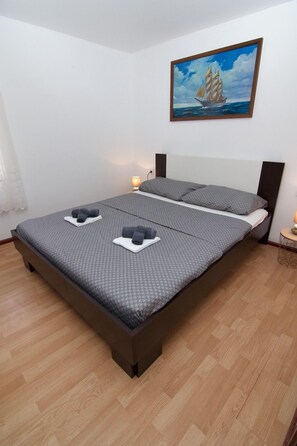 Appartement (3 Bedrooms) | 3 slaapkamers, gratis babybedden, gratis wifi, beddengoed