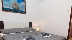 Apartment (3 Bedrooms)