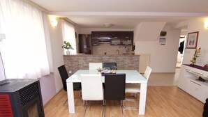 Apartment (3 Bedrooms) | Eigene Küche