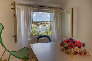 Estudio | Servicio a la habitación