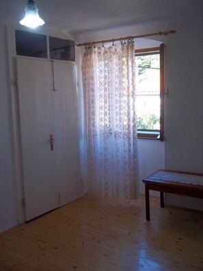 Apartment (3 Bedrooms) | 3 bedrooms, individually decorated, individually furnished, free WiFi