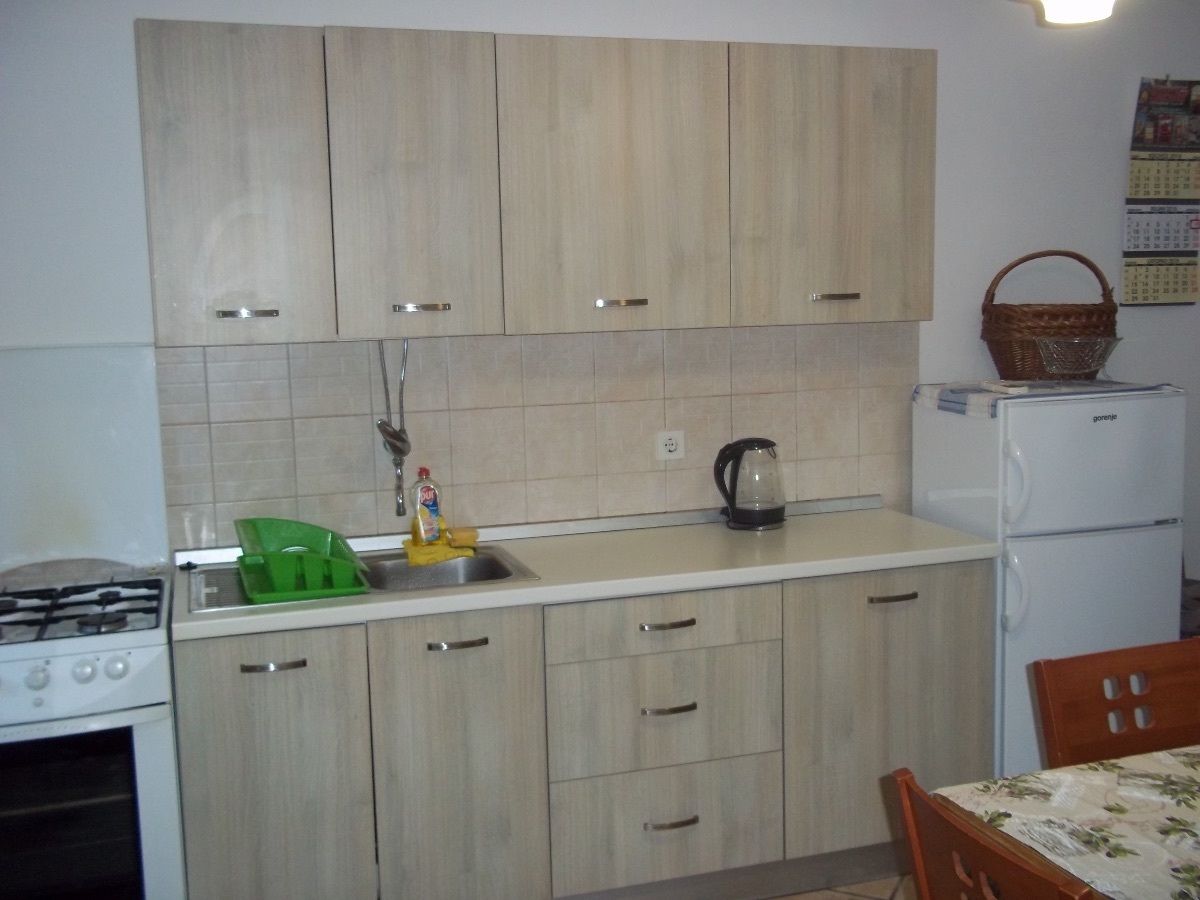 Apartment (3 Bedrooms) | Private kitchen | Fridge, oven, stovetop, electric kettle