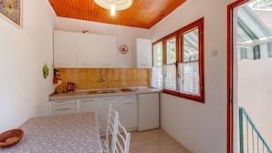 Unclassified image, 3 of 16, button - Ivna - Apartment Ivna 1 (Mali Losinj)