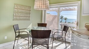 Leilighet, 4 soverom | Spiseområde på rommet