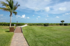 Condo, 2 Bedrooms | Property grounds - Loggerhead 133 (Sanibel)
