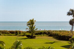 Appart'hôtel, 2 chambres | Vue sur la plage/l’océan
