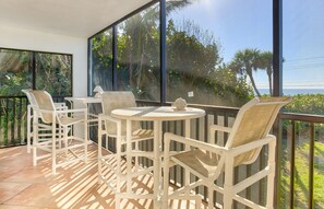 Condo, 2 quartos | Sacada