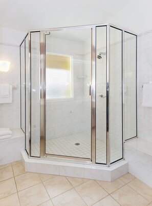 House, 5 Bedrooms | Bathroom | Hair dryer, towels - Green Heron House (Captiva)