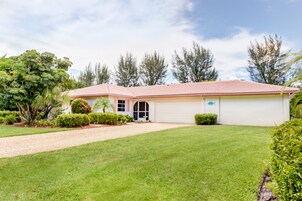 House, 3 Bedrooms | Property grounds