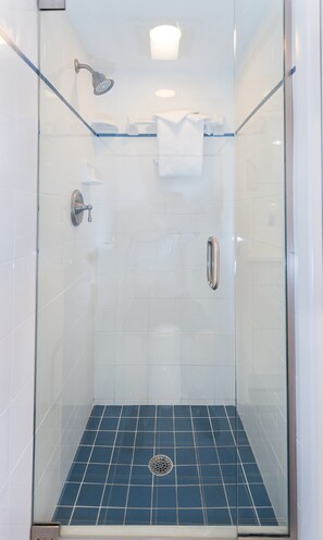 Condo, 3 Bedrooms | Bathroom shower